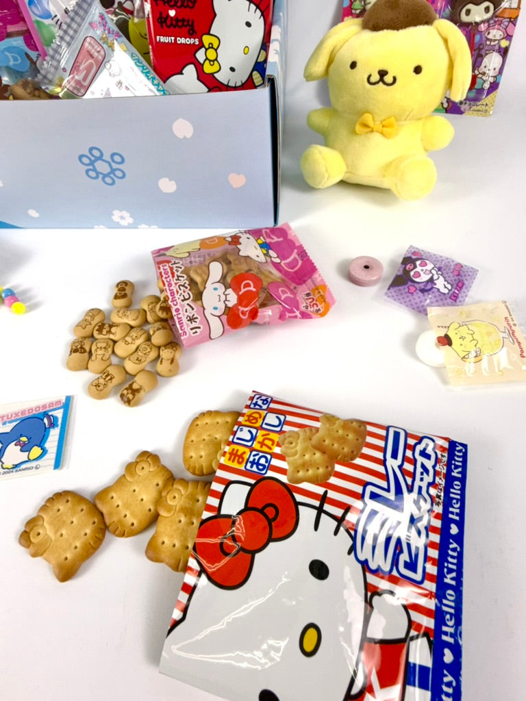 Sanrio Charater Snack Gift Box w/Hello Kitty Cup